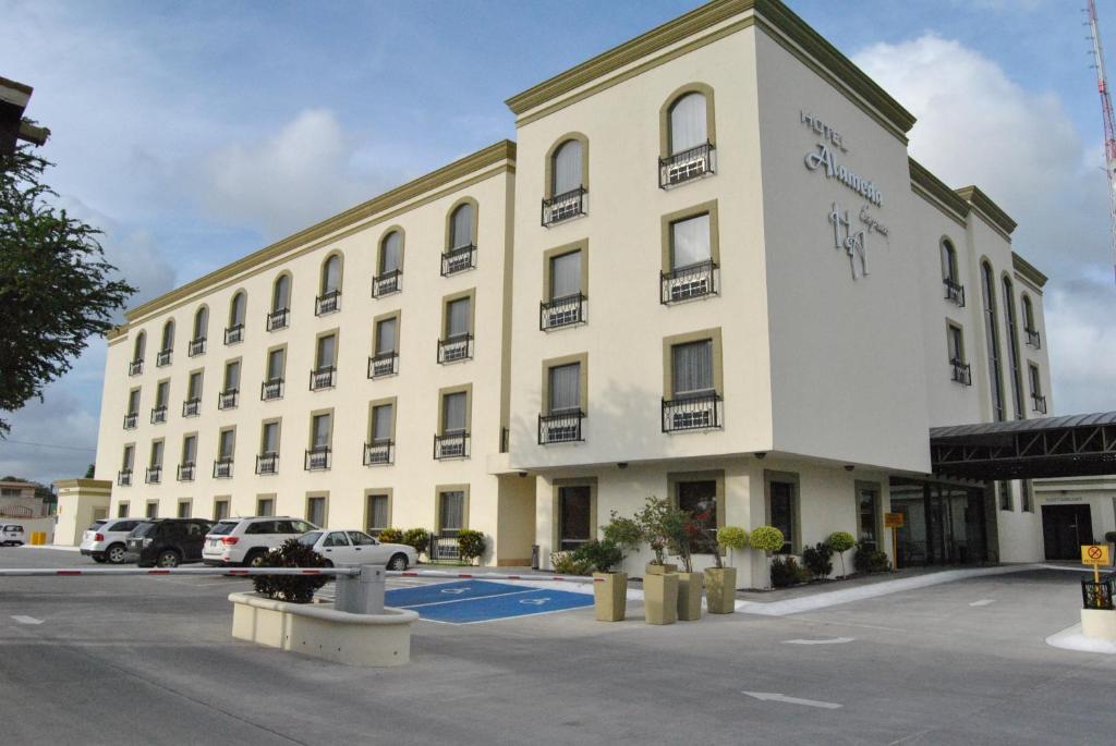 Hotel Alameda Express Matamoros  Extérieur photo