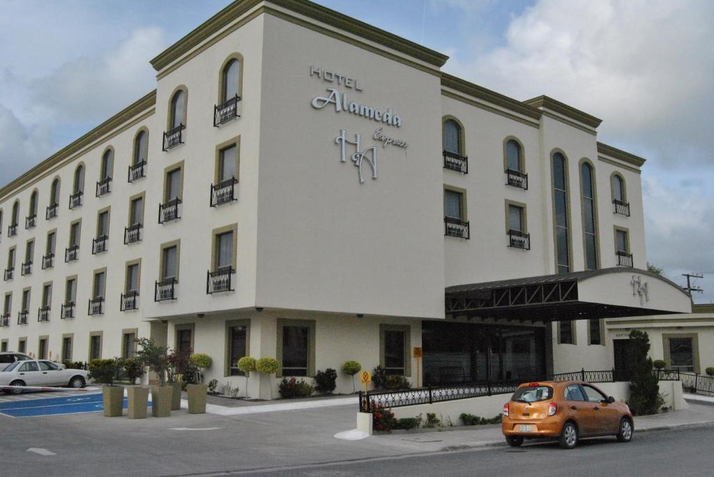 Hotel Alameda Express Matamoros  Extérieur photo