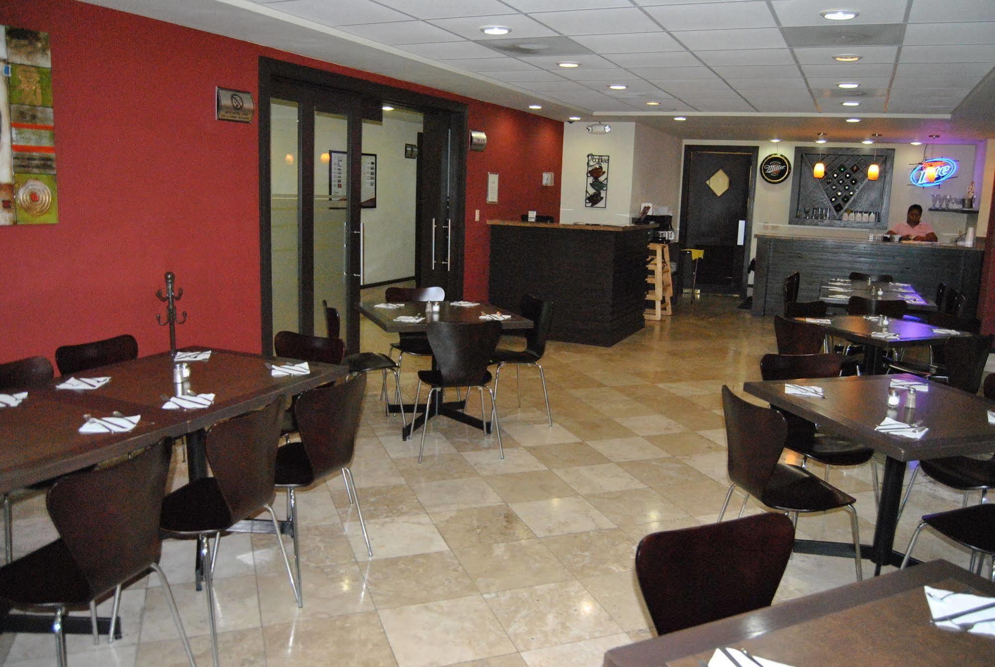Hotel Alameda Express Matamoros  Extérieur photo