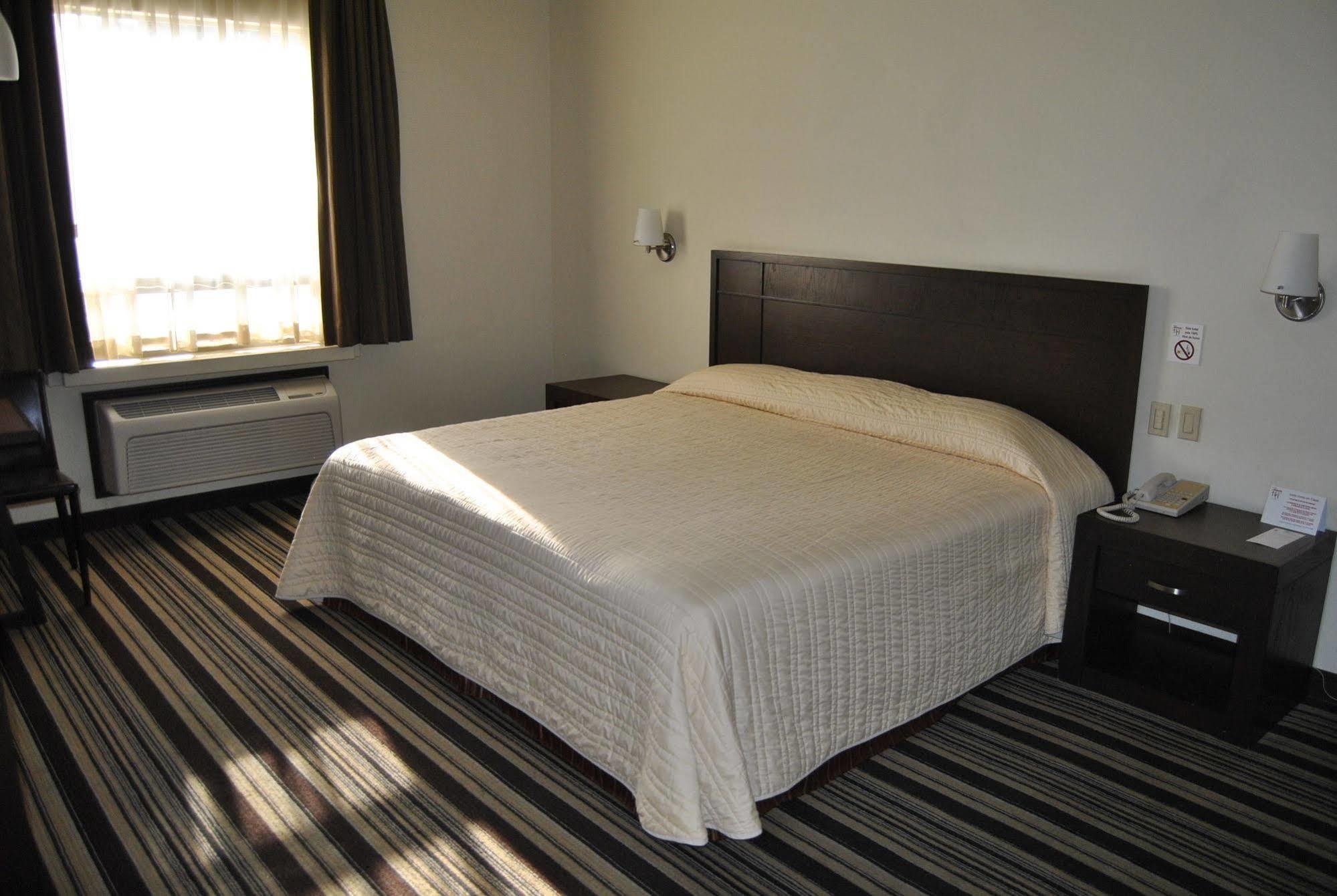 Hotel Alameda Express Matamoros  Extérieur photo